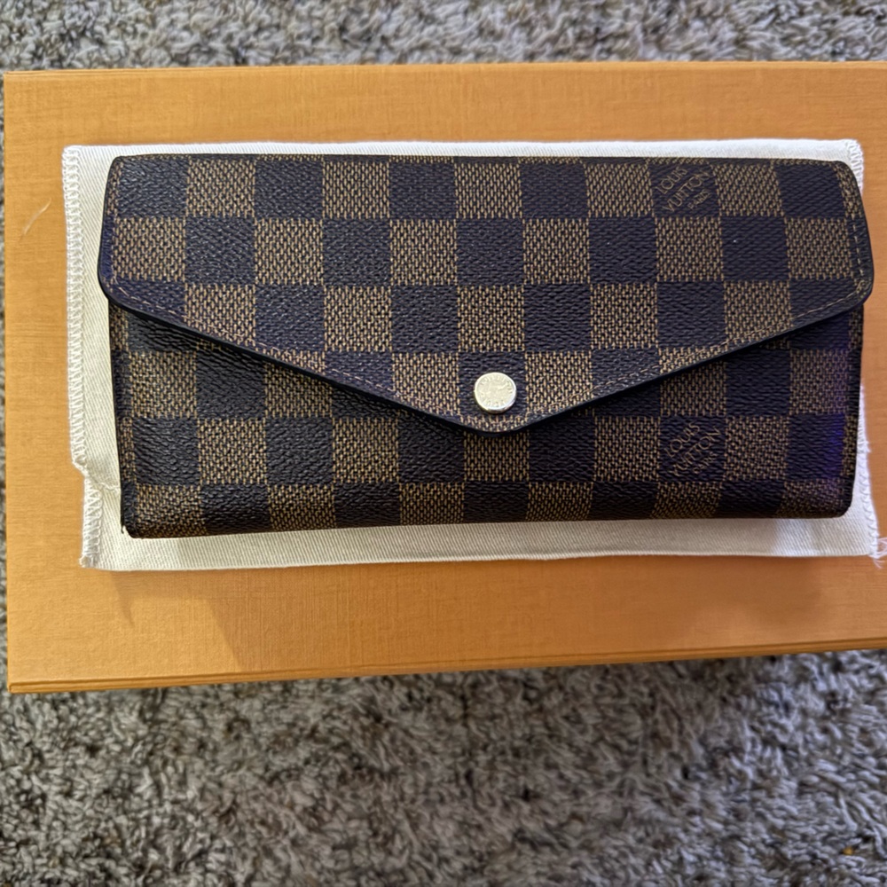 Louis Vuitton Sarah Wallet